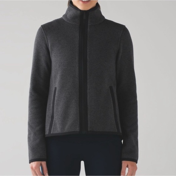 113. Lululemon Athletica it’s fleecing cold jacket sz 10 - Picture 1 of 8